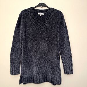 ORVIS Ladies Knit Ultra Soft Chenille Tunic V Neck Sweater, Marled Black- Small